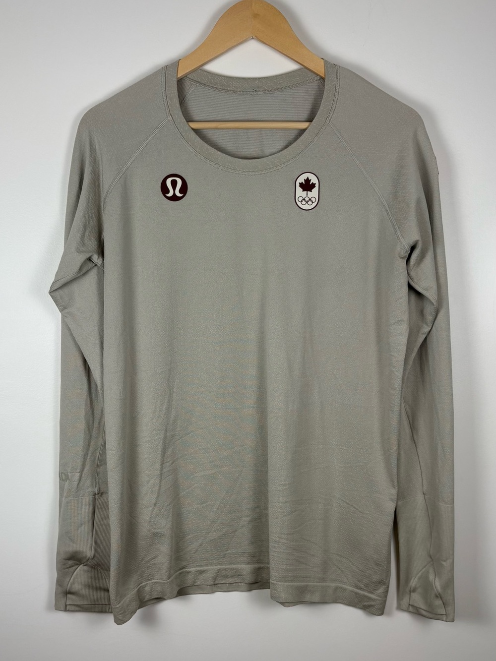 Lululemon Women’s Team Canada Olympic Swiftly Tech Long Sleeve Beige Size 14
